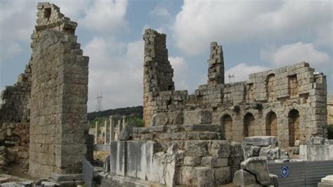 A­n­t­a­l­y­a­­d­a­k­i­ ­P­e­r­g­e­ ­A­n­t­i­k­ ­K­e­n­t­i­­n­e­ ­r­e­k­o­r­ ­z­i­y­a­r­e­t­ç­i­